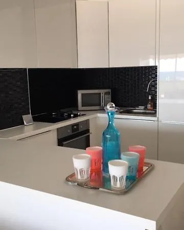 Appartement De Standing Face A La Mer Avec Vue Exceptionnelle Sur Les Iles De Lerins *